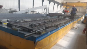 столи з поворотним механізмом для залізобетонних виробів